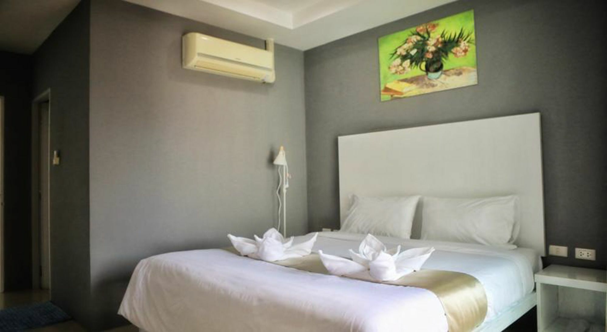 Guan Chao Yin Hotel Patong Exterior foto