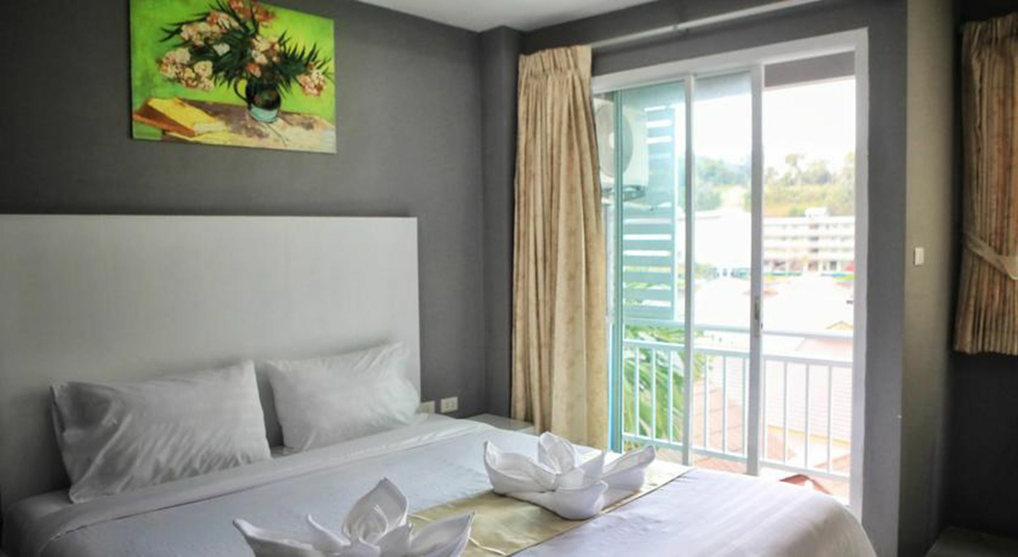 Guan Chao Yin Hotel Patong Exterior foto